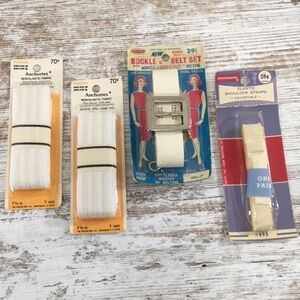 𝅺VINTAGE Sewing Fabric/Buckle/Belt/Straps Lot of 4